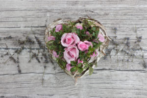 Dekoration, Herz mit Rosen und Lavendelblüten, Vintage, Dekoration, Herz mit Rosen und Lavendelblüten, Vintage,